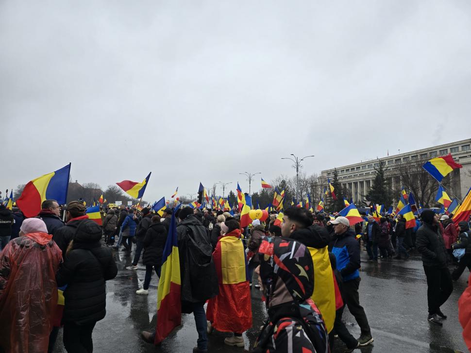 Cum a fost la protestul cu „un milion de români” al celor de la AUR: ”Să aveți grijă la buzunare în mulțimea asta!” 955278