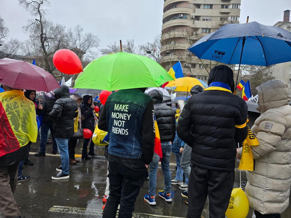 Cum a fost la protestul cu „un milion de români” al celor de la AUR: ”Să aveți grijă la buzunare în mulțimea asta!” 955279