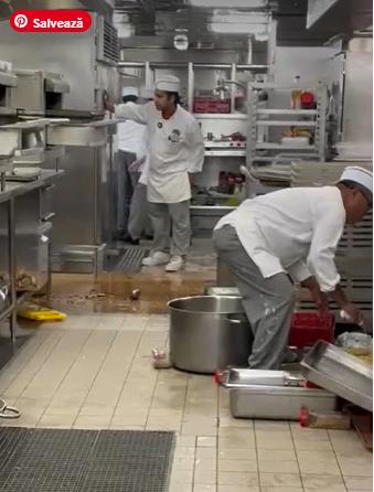 Clipe de coșmar la bordul unei nave de croazieră, prinse în mijlocul unei furtuni. Vasul s-a înclinat pe o parte timp de 40 de secunde 955378