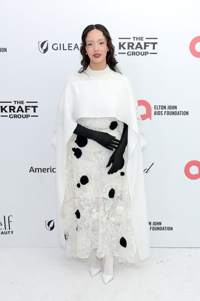 Apariţie spectaculoasă a Mădălinei Ghenea la petrecerea organizată de Elton John după gala Oscar 2025 955661