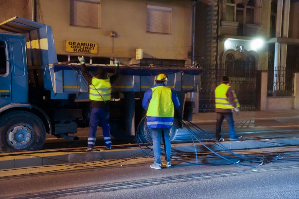 Primăria Timișoara a tăiat cablul de internet de la Casa Județeană de Pensii. Activitatea instituției e blocată 955893