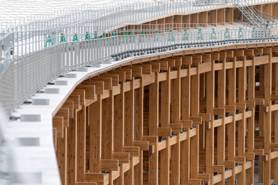 Record mondial: Un acoperiș uriaș a fost desemnat cea mai mare structură din lemn din lume. Unde este și cum arată „Grand Ring” 956070