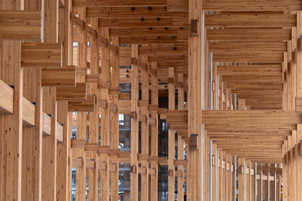 Record mondial: Un acoperiș uriaș a fost desemnat cea mai mare structură din lemn din lume. Unde este și cum arată „Grand Ring” 956074