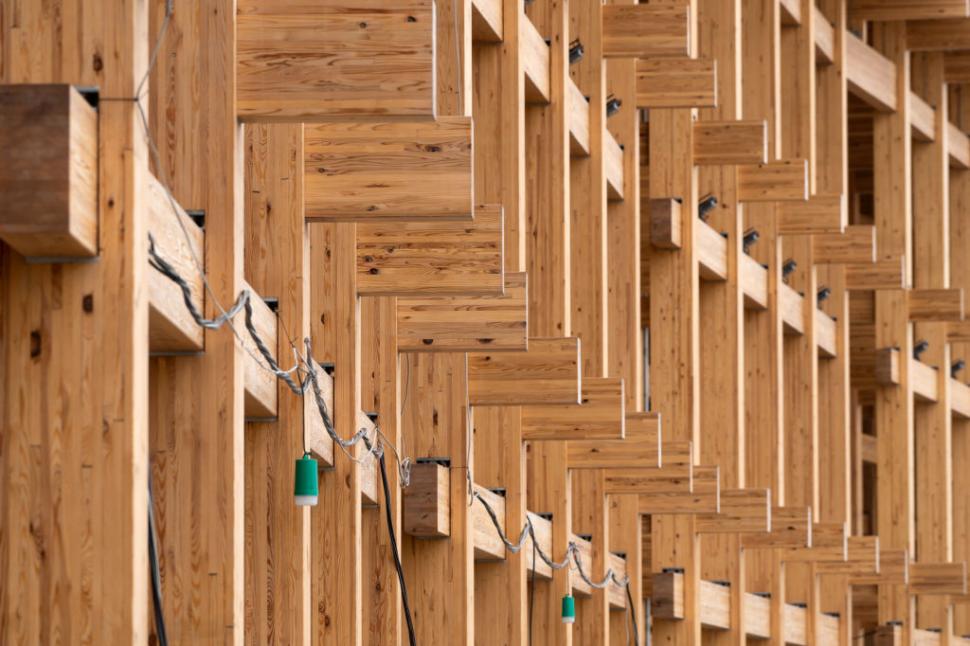 Record mondial: Un acoperiș uriaș a fost desemnat cea mai mare structură din lemn din lume. Unde este și cum arată „Grand Ring” 956079