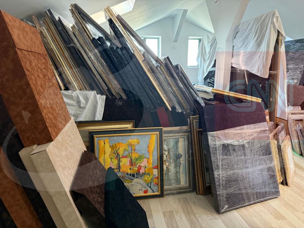 Surse: 4.600 de tablouri, 3.600 de sticle de băutură și ceasuri de lux originale: Ce avea, de fapt, în „depozit” generalul Zisu 956012