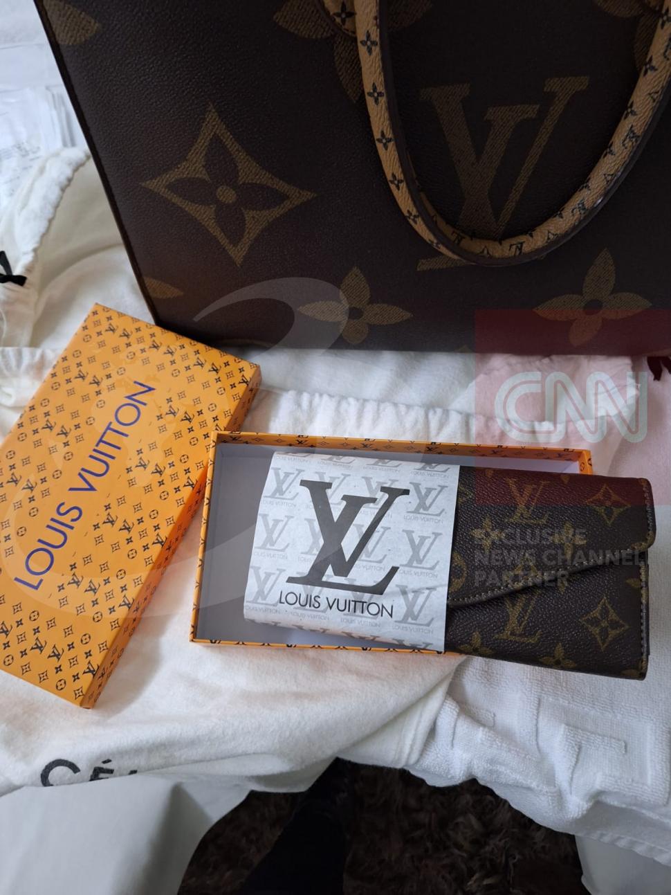 Surse: 4.600 de tablouri, 3.600 de sticle de băutură și ceasuri de lux originale: Ce avea, de fapt, în „depozit” generalul Zisu 956024