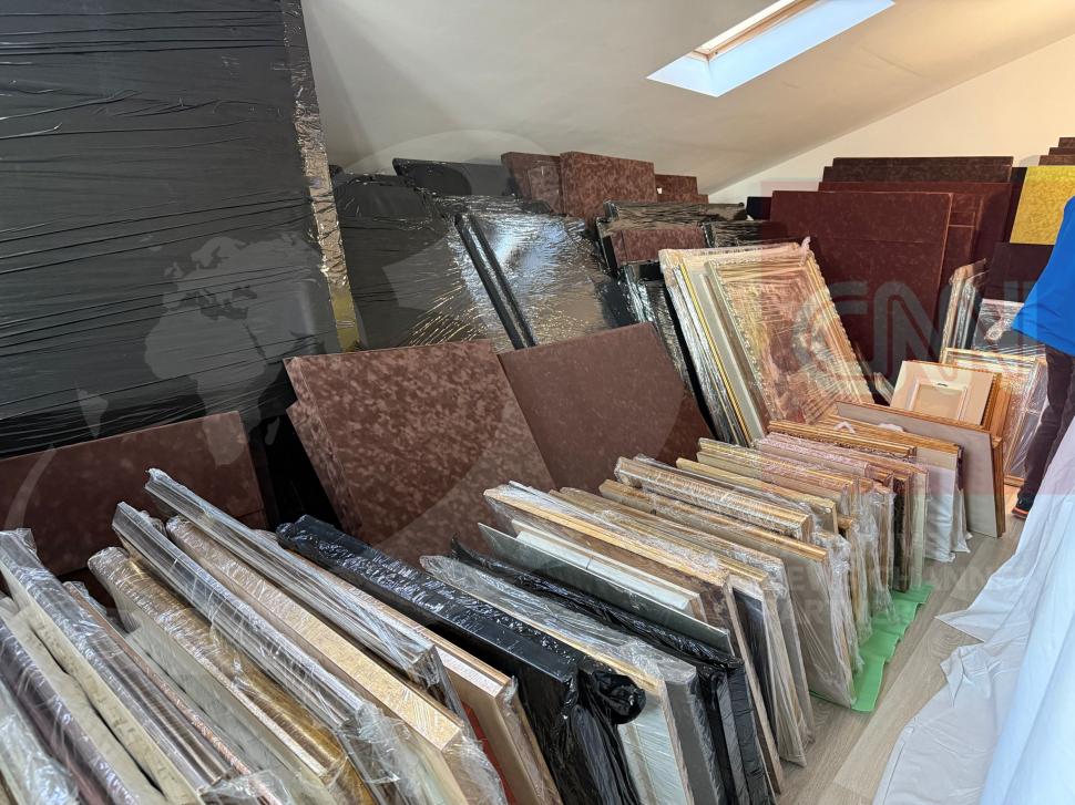 Surse: 4.600 de tablouri, 3.600 de sticle de băutură și ceasuri de lux originale: Ce avea, de fapt, în „depozit” generalul Zisu 956026