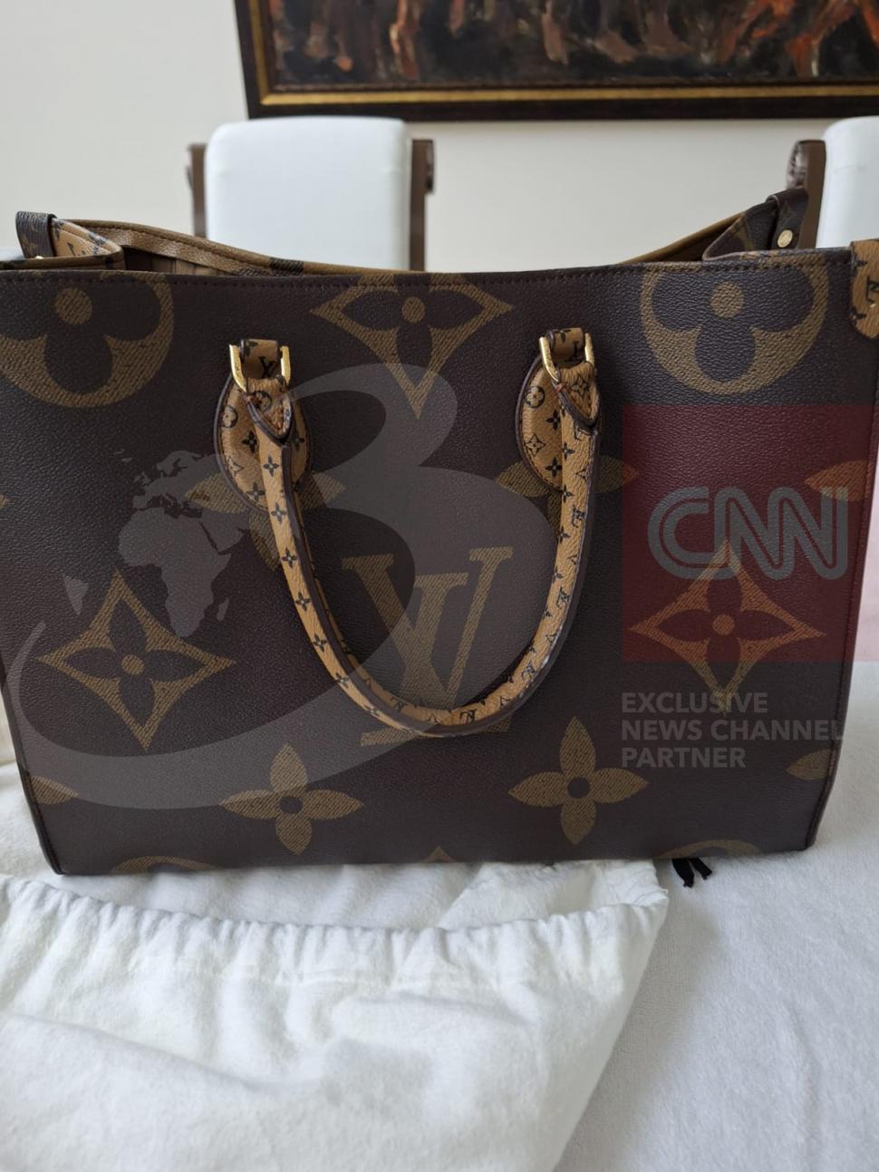 Surse: 4.600 de tablouri, 3.600 de sticle de băutură și ceasuri de lux originale: Ce avea, de fapt, în „depozit” generalul Zisu 956032