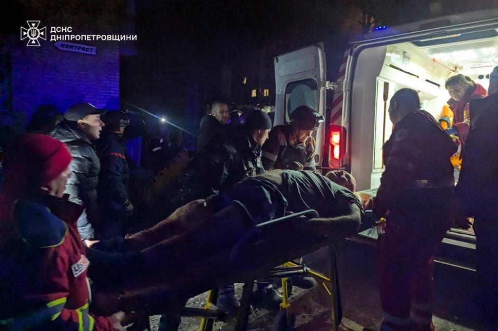 În hotelul bombardat de Rusia la Krivoi Rog se aflau voluntari americani și britanici, spune Volodimir Zelenski 956213