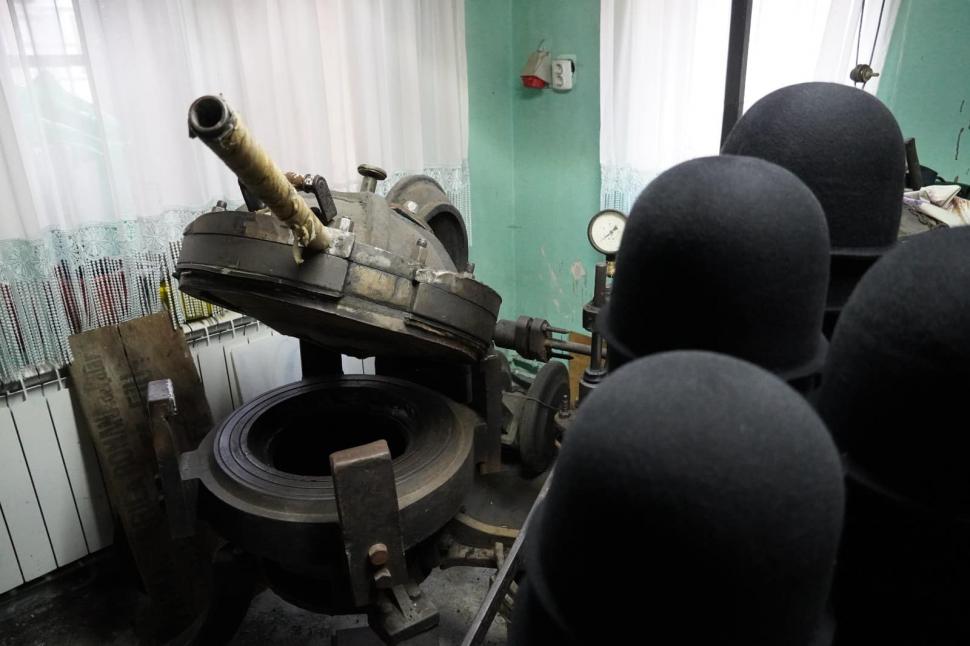 Meșteșugul pălăriilor, o artă aproape pierdută în România. Povestea ultimului pălărier din Mărginimea Sibiului 956178