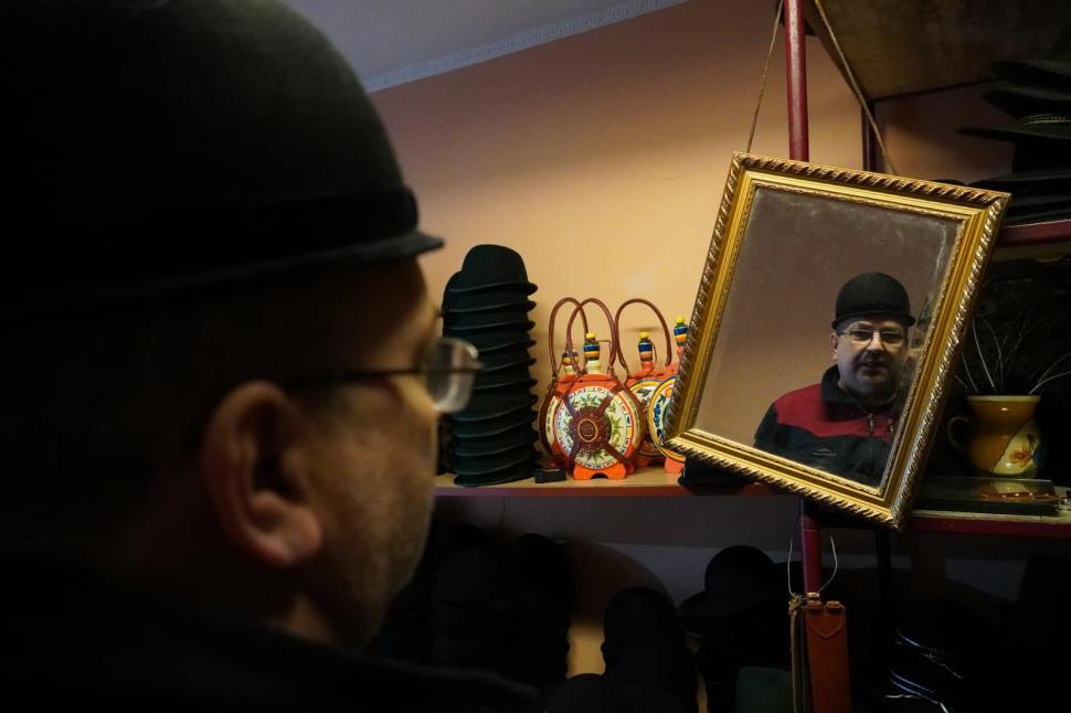Meșteșugul pălăriilor, o artă aproape pierdută în România. Povestea ultimului pălărier din Mărginimea Sibiului 956182