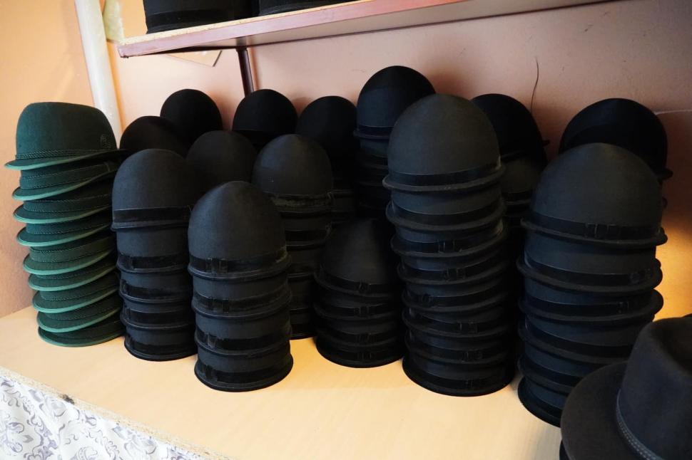 Meșteșugul pălăriilor, o artă aproape pierdută în România. Povestea ultimului pălărier din Mărginimea Sibiului 956185