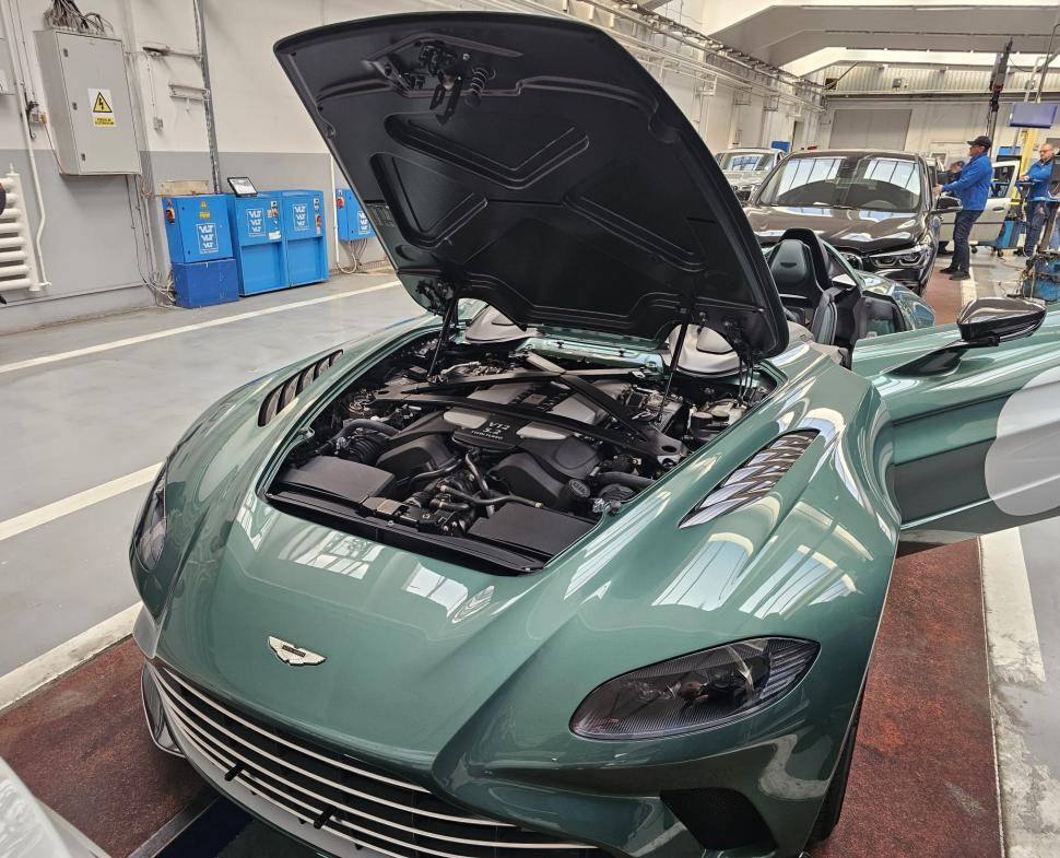 Un Aston Martin de 1 milion de euro, fabricat în doar 88 de exemplare, a ajuns la Registrul Auto Român 956192