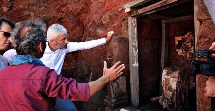 Descoperire arheologică rară „in situ” : O statuie de marmură veche de 2.100 de ani a zeiței Cybele a fost găsită într-un castel antic 956591