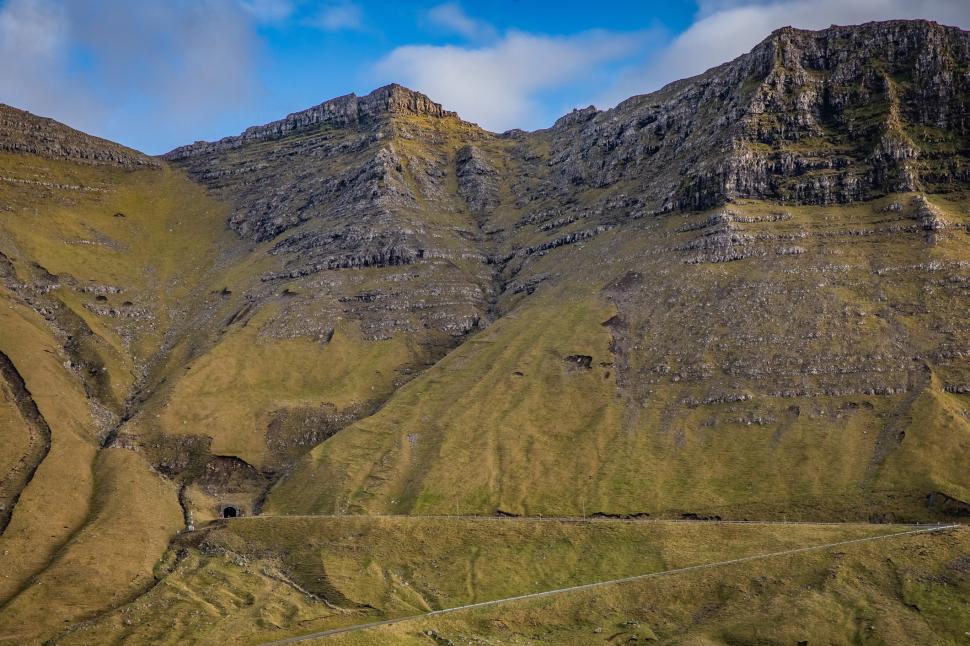 Națiunea insulară dintre Islanda și Scoția care și-a construit tuneluri sub Atlantic pentru ca oamenii să se deplaseze mai ușor 956507