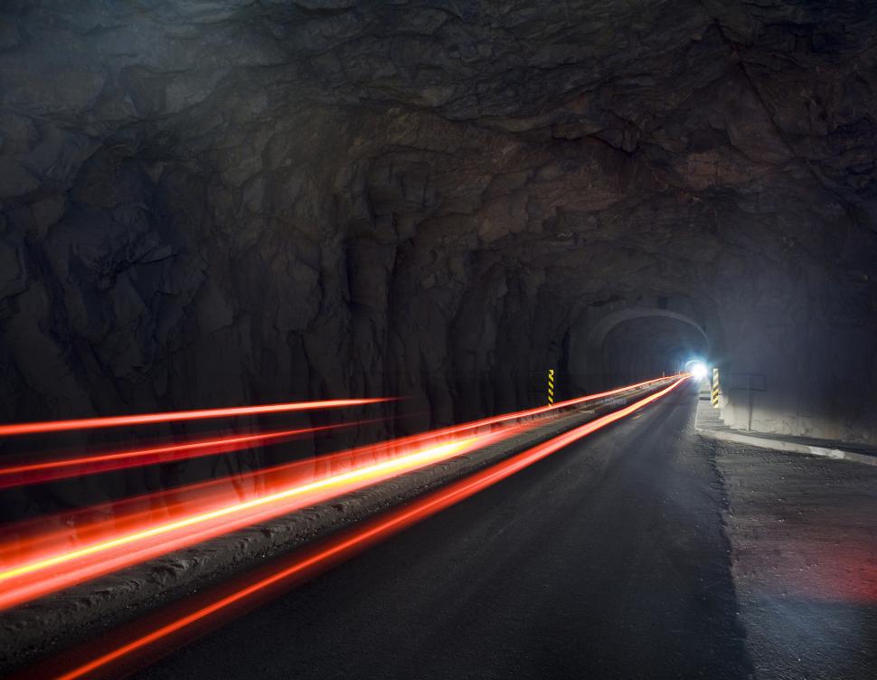 Națiunea insulară dintre Islanda și Scoția care și-a construit tuneluri sub Atlantic pentru ca oamenii să se deplaseze mai ușor 956510