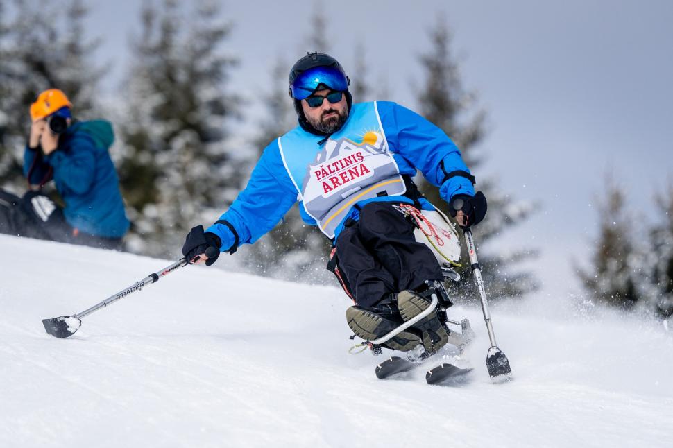 Premieră în România: Prima competiție oficială de schi pentru persoanele cu dizabilități locomotorii a avut loc la Păltiniș 956670