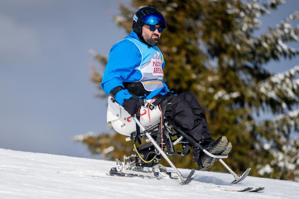 Premieră în România: Prima competiție oficială de schi pentru persoanele cu dizabilități locomotorii a avut loc la Păltiniș 956672