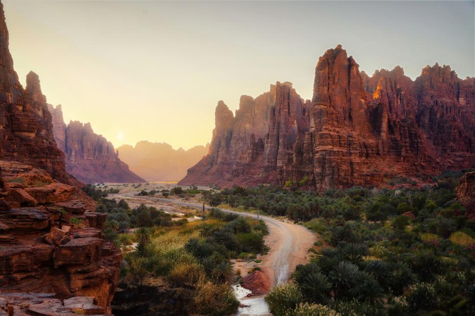 Experiența unei femei care a călătorit singură în Arabia Saudită: codul vestimentar, deplasarea și siguranța 956252