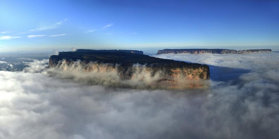 „Insula care plutește în cer”. Povestea Muntelui Roraima, unul dintre cele mai misterioase locuri din lume. Localnicii spun că e sacru 956641