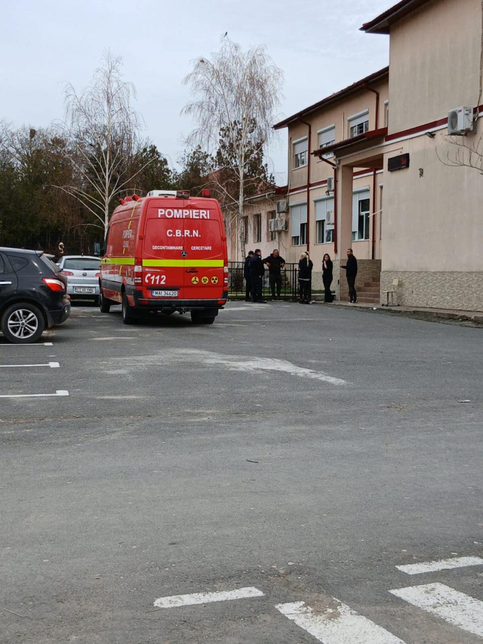 Școală evacuată din cauza produselor de curăţenie, în județul Constanța: Cinci elevi și un profesor au ajuns la spital 957411