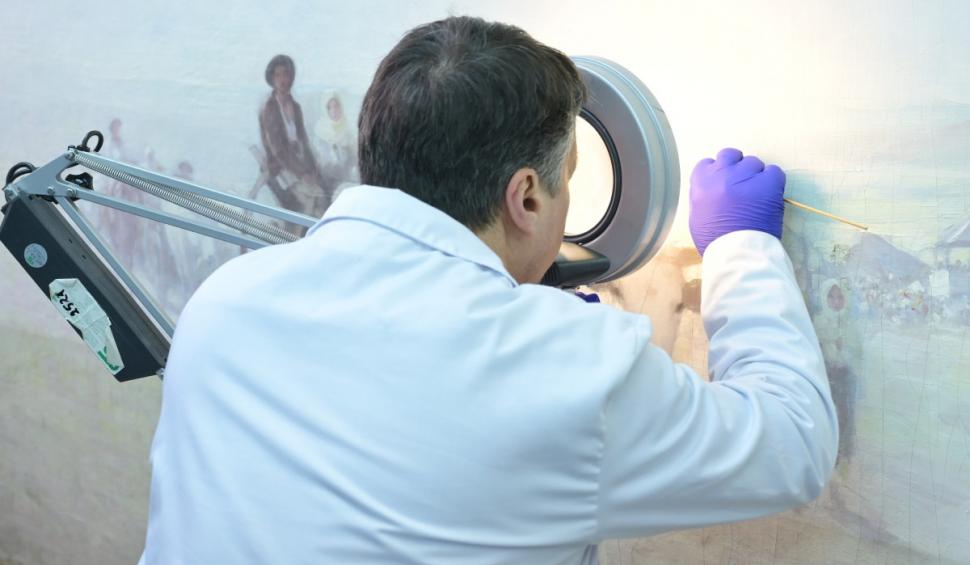 Tabloul „Car cu boi” al lui Nicolae Grigorescu e restaurat de specialiști. Imagini inedite din laboratorul Palatului Culturii din Iași 957246