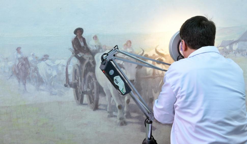 Tabloul „Car cu boi” al lui Nicolae Grigorescu e restaurat de specialiști. Imagini inedite din laboratorul Palatului Culturii din Iași 957248