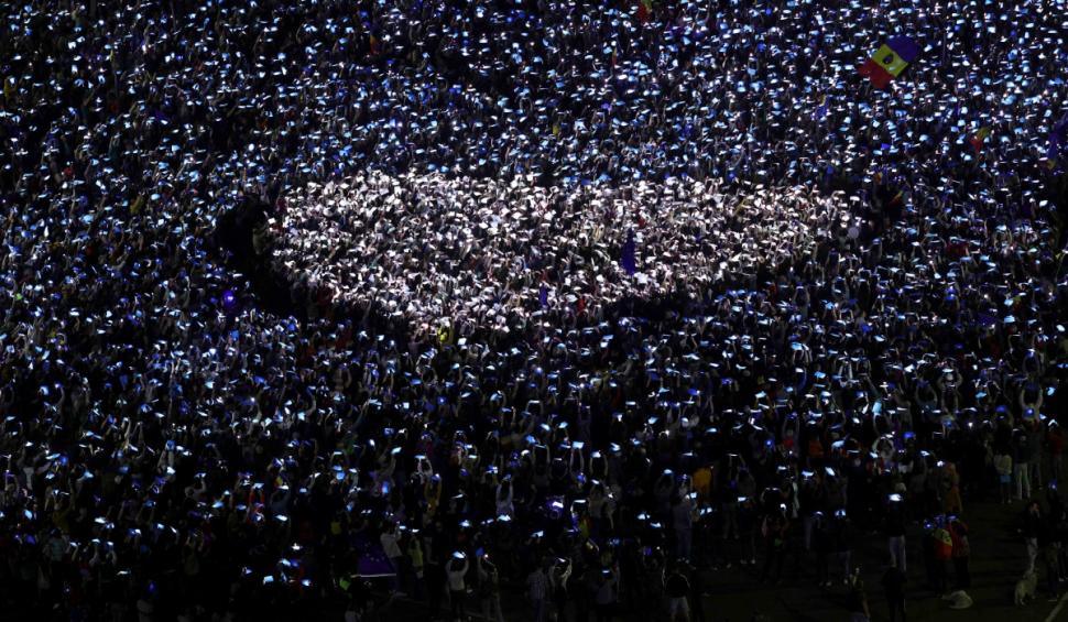 Peste 10.000 de persoane au participant la un miting pro-european în Piața Victoriei 958146
