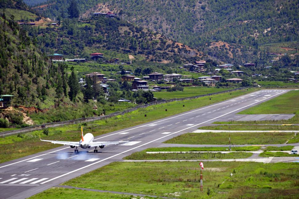 O țară cu numai 750.000 de oameni își construiește primul oraș cu aeroport mindfulness din lume 958015
