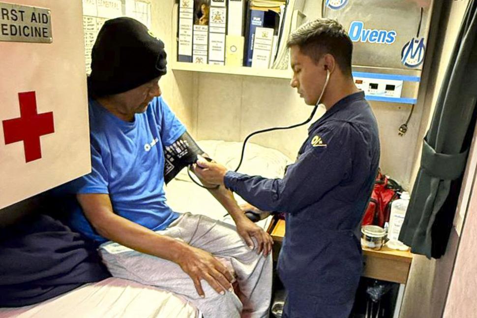 Pescar găsit în viaţă după ce a plutit în derivă pe mare 94 de zile: „Domnul Napa” a povestit plângând ce l-a ajutat să supraviețuiască 958196