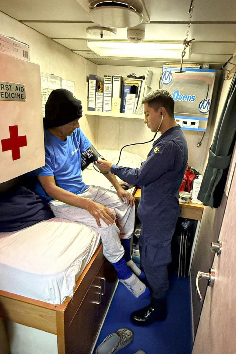 Pescar găsit în viaţă după ce a plutit în derivă pe mare 94 de zile: „Domnul Napa” a povestit plângând ce l-a ajutat să supraviețuiască 958198