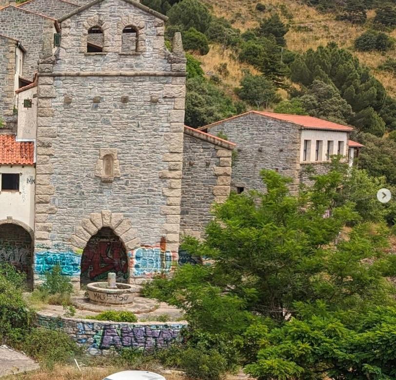 Un american care a cumpărat cu 310.000 € un orășel spaniol abandonat a dezvăluit ce planuri are cu el: Sună nebunesc, dar e viitorul 958358