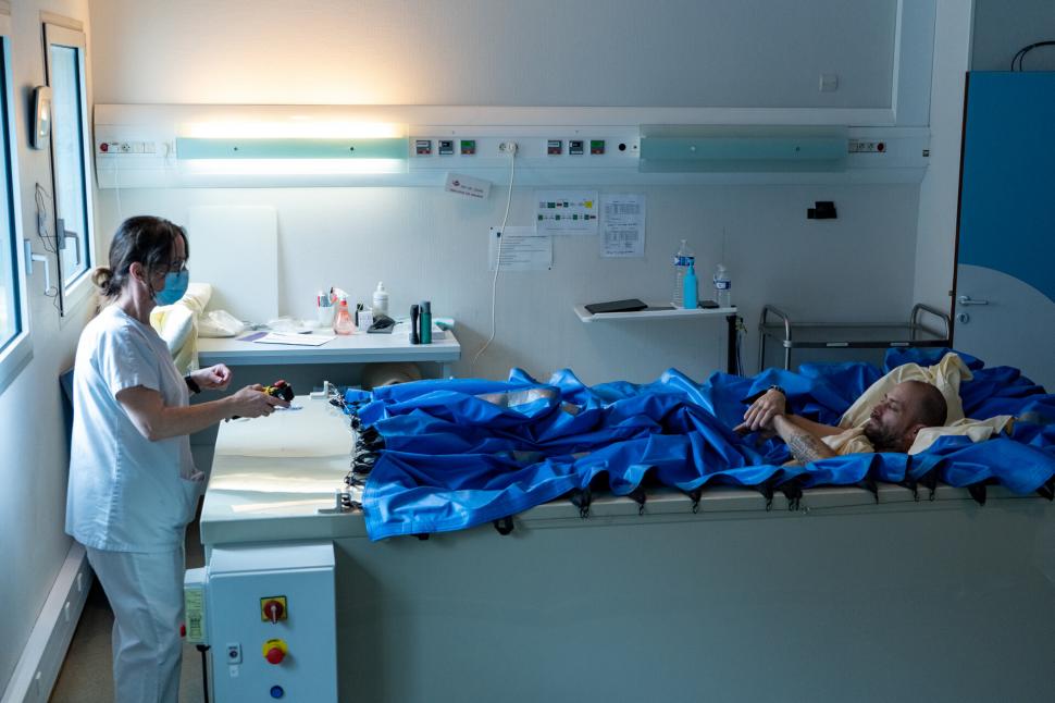 Agenția Spațială Europeană plătește generos voluntari dispuși să petreacă 10 zile doar în pat sau întinși pe apă 958489