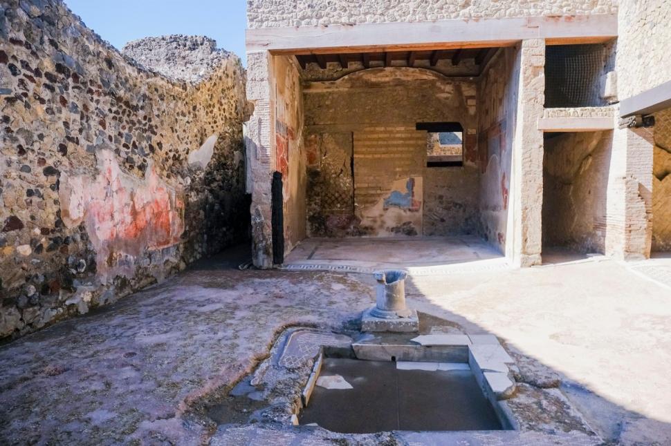 Cum arată după restaurare două dintre cele mai spectaculoase reședințe din situl Herculaneum. După 25 de ani, pot fi iar vizitate 958943