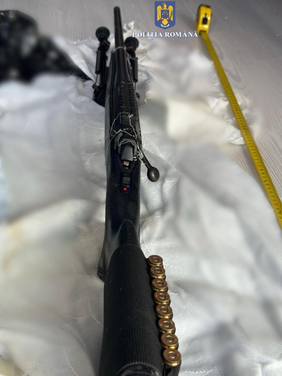 Noi percheziții în Țăndărei. Polițiștii au găsit arme letale și 800 de cartușe de muniție letală 959216