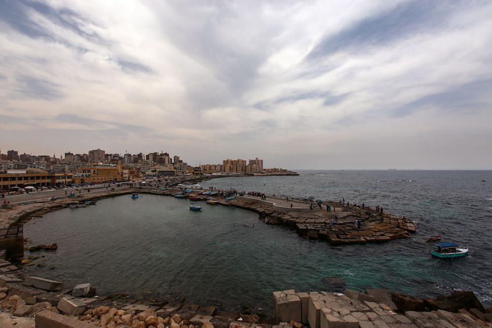 Alexandria se scufundă, plajele dispar sub ape, marea crește. Cum e viața de zi cu zi a pescarilor de aici: ”Am încredere în ce văd eu” 959125