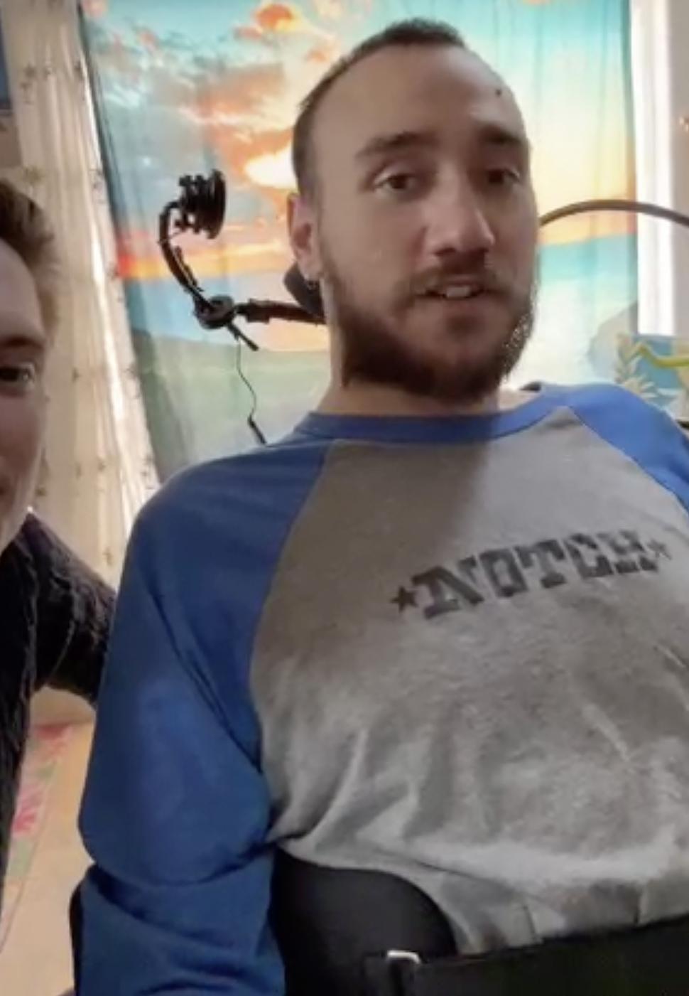 Bărbatul care are un cip de citit gânduri în creier: „Sună ca dintr-un film SF. Așa ceva nu ar trebui să fie posibil!” 959527