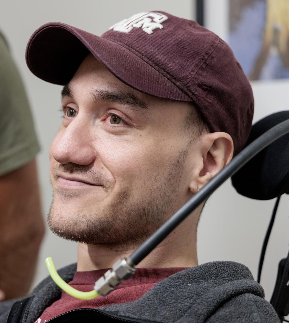 Bărbatul care are un cip de citit gânduri în creier: „Sună ca dintr-un film SF. Așa ceva nu ar trebui să fie posibil!” 959528