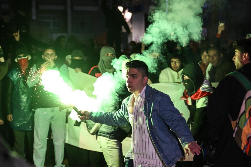 Protestele uriașe zguduie Turcia. Peste 1.000 de oameni au fost arestați. Polițiștii au tras cu gloanțe de cauciuc 959696