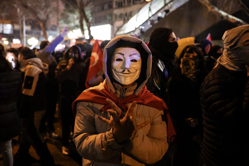 Protestele uriașe zguduie Turcia. Peste 1.000 de oameni au fost arestați. Polițiștii au tras cu gloanțe de cauciuc 959710