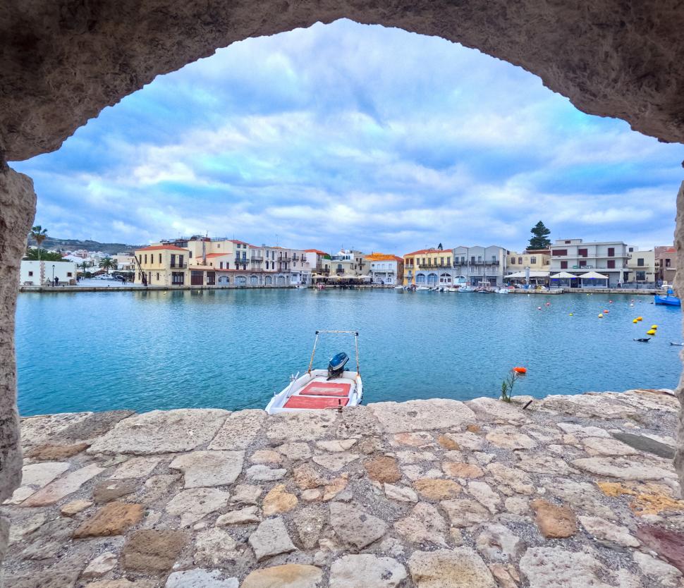 Creta, insula contrastelor din Grecia: munţi, ape turcoaz, hoteluri de lux, delicii culinare şi tradiţii 960050