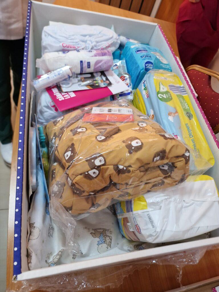 Mobilizare emoționantă a comunității pentru bebelușul aruncat în toaletă, de mama lui, după ce l-a născut 960096