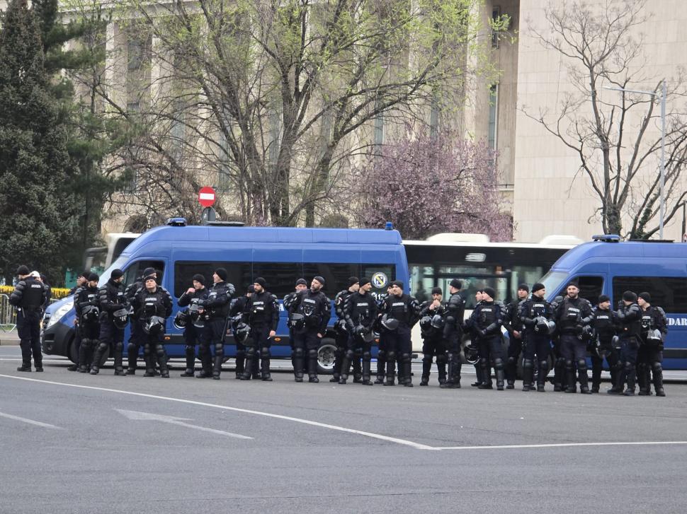 Cum l-au așteptat degeaba adepții lui Călin Georgescu de ziua lui: „Eu refuz sa cred că am fost abandonați” 960456