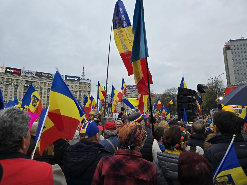 Cum l-au așteptat degeaba adepții lui Călin Georgescu de ziua lui: „Eu refuz sa cred că am fost abandonați” 960460