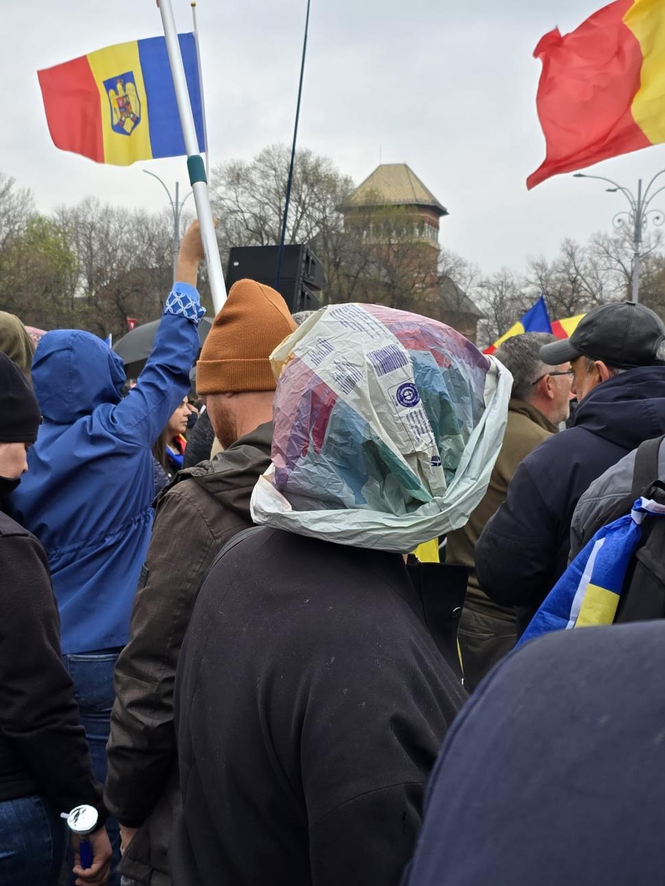 Cum l-au așteptat degeaba adepții lui Călin Georgescu de ziua lui: „Eu refuz sa cred că am fost abandonați” 960462