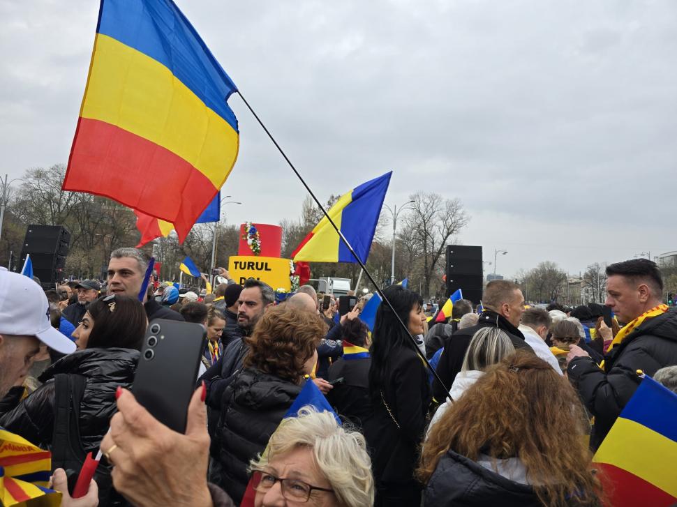 Cum l-au așteptat degeaba adepții lui Călin Georgescu de ziua lui: „Eu refuz sa cred că am fost abandonați” 960465