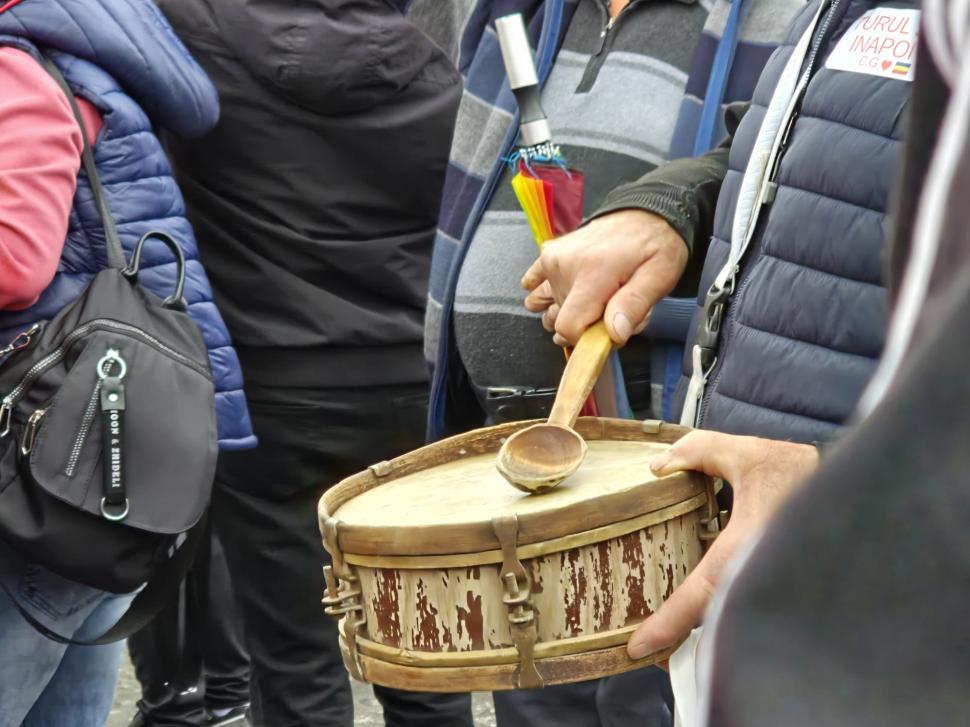 Cum l-au așteptat degeaba adepții lui Călin Georgescu de ziua lui: „Eu refuz sa cred că am fost abandonați” 960466