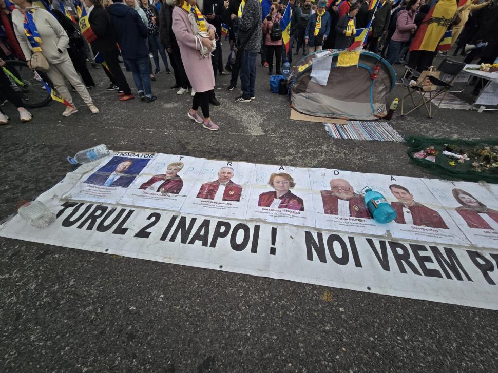 Cum l-au așteptat degeaba adepții lui Călin Georgescu de ziua lui: „Eu refuz sa cred că am fost abandonați” 960468