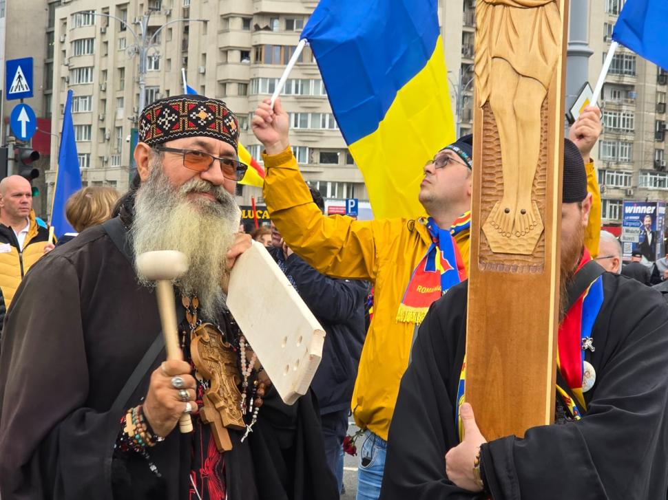 Cum l-au așteptat degeaba adepții lui Călin Georgescu de ziua lui: „Eu refuz sa cred că am fost abandonați” 960470