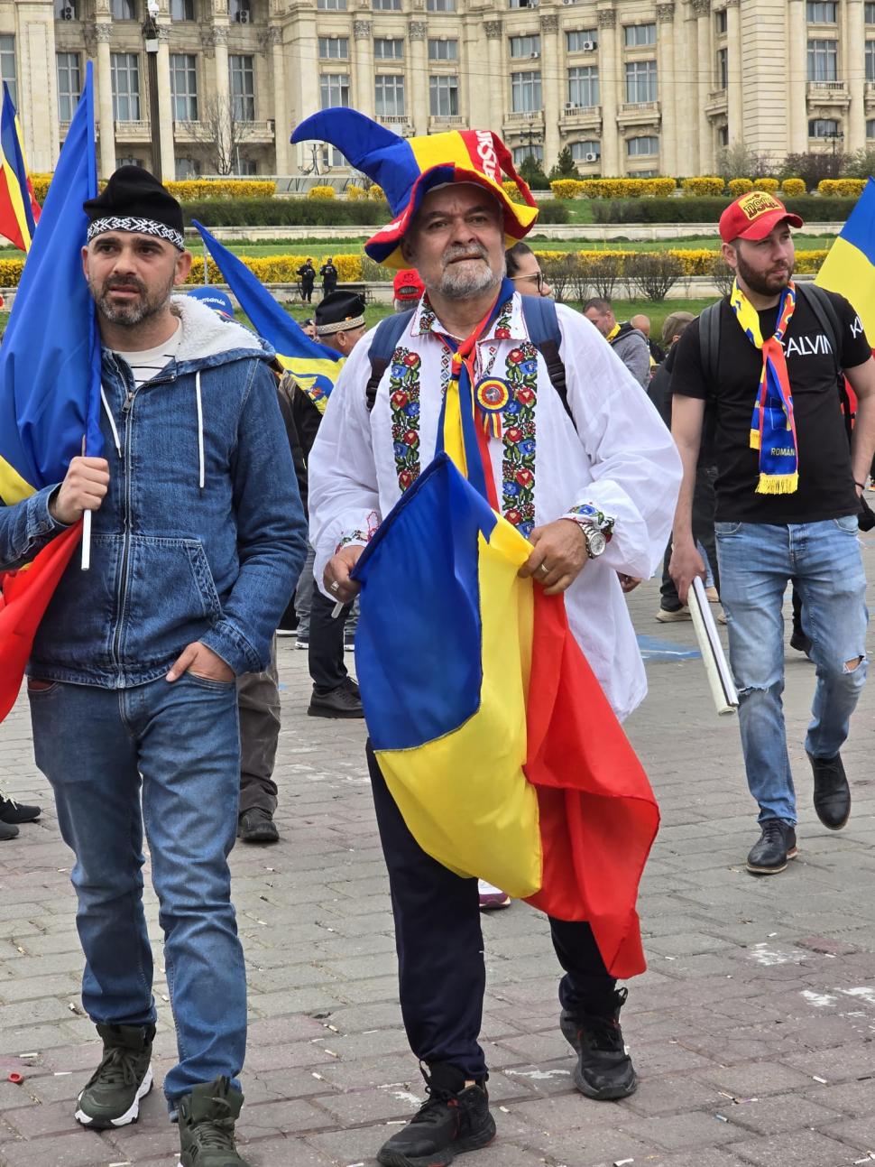 Cum l-au așteptat degeaba adepții lui Călin Georgescu de ziua lui: „Eu refuz sa cred că am fost abandonați” 960473